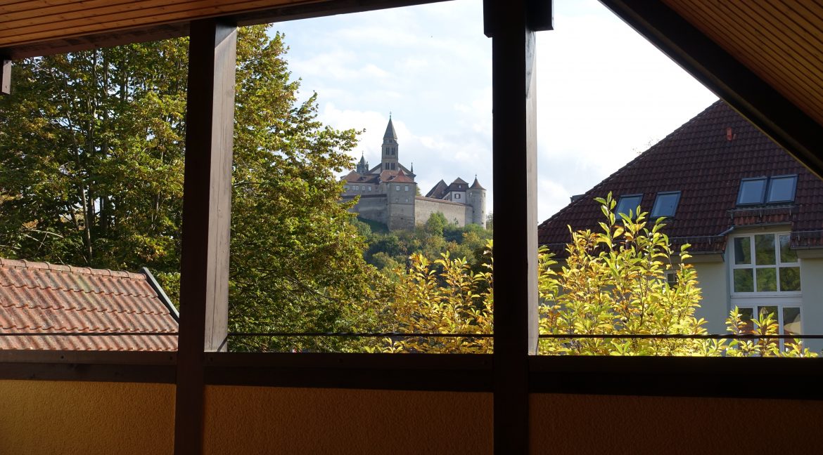 Loggia mit Blick auf die Comburg