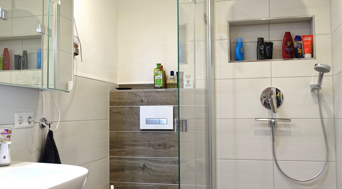 modernes Badezimmer