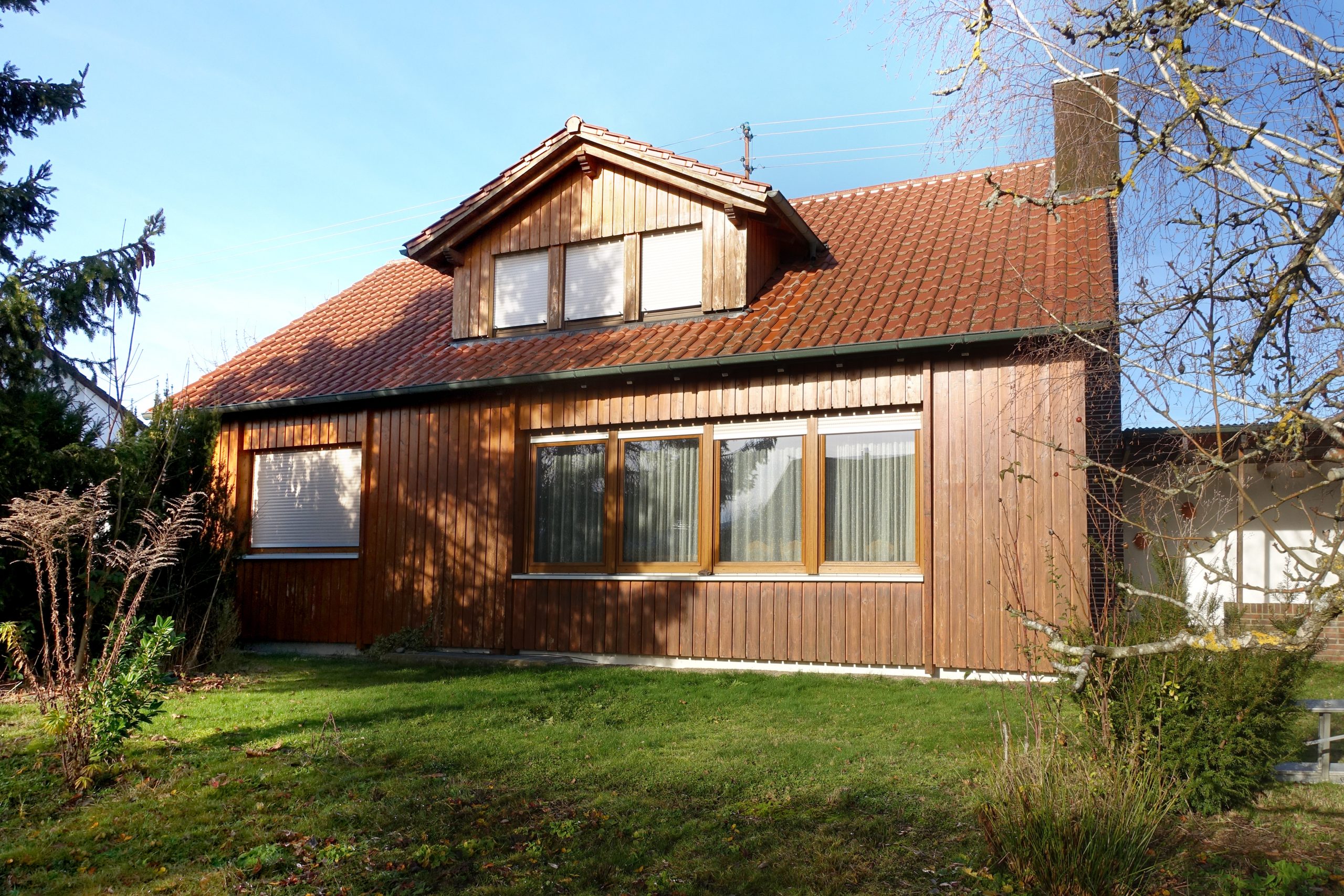 Freistehendes Landhaus in ruhigem Wohngebiet von Rosengarten-Uttenhofen
