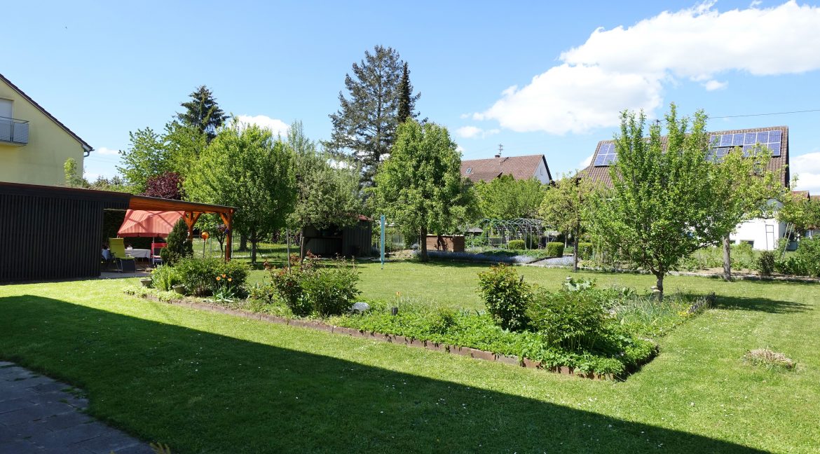 Gepflegtes Gartengrundstück